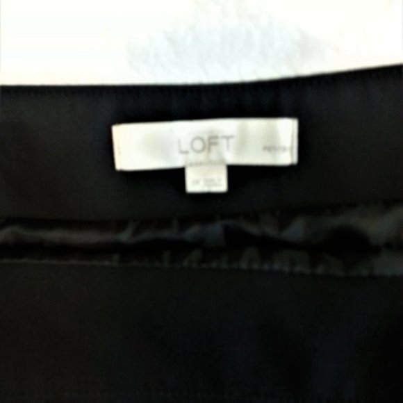 Ann Taylor Loft Black skirt size 8P with pockets - Picture 4 of 8
